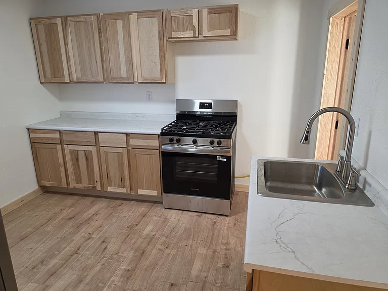 416 N Horsman St #4 — Photo 12