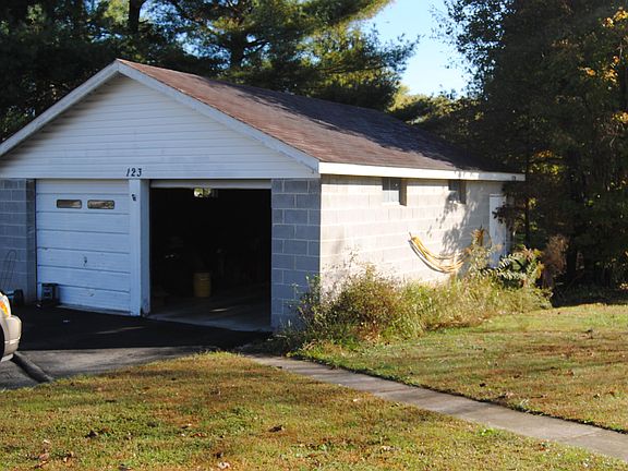 3rd image of 123 Jordan St
