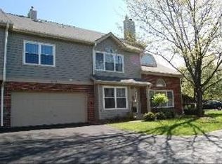 8012 Barrymore Dr, Darien, IL 60561