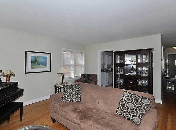 4th image of 8530 McCormick Blvd #2