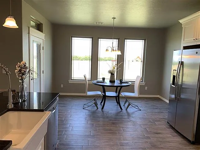 5380 Northeast Snowy Owl Road - 1 — Photo 3