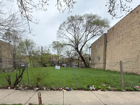 3340 W Walnut St, Chicago, IL 60624
