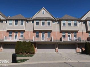 56619 Sunset Dr, Shelby Township, MI 48316