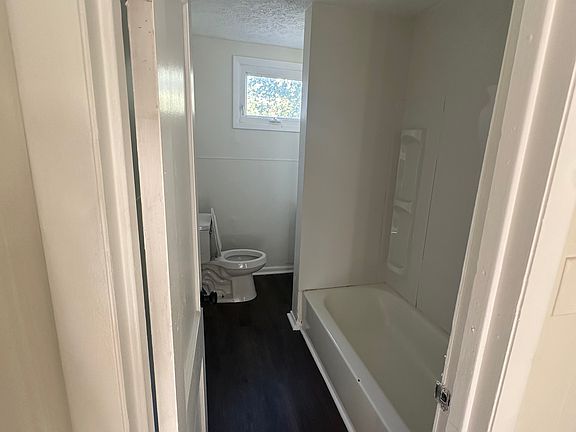 4th image of 154 W Washington St