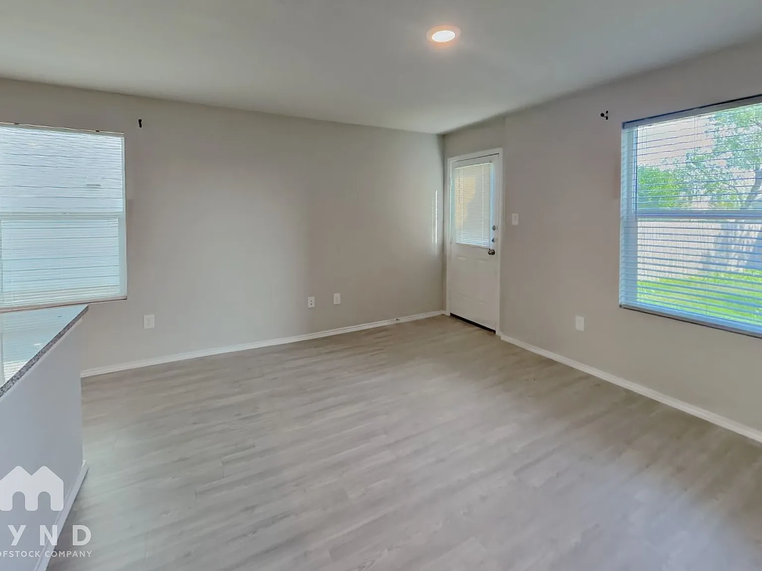 2 bed, 2.5 bath, 1013 sqft, $1,295 — Photo 4