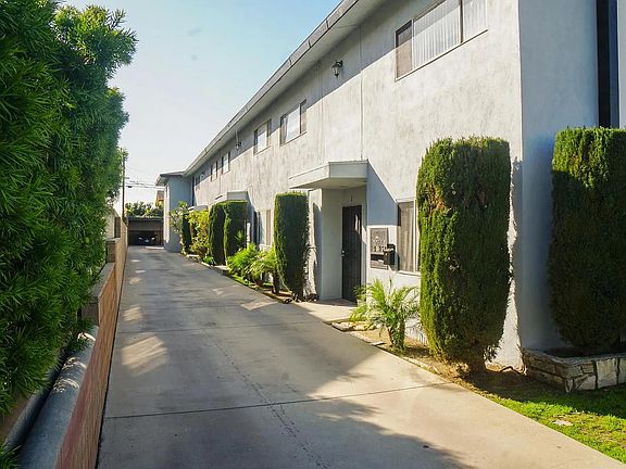 2nd image of 1256 W Gardena Blvd #5