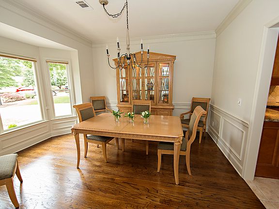 4th image of 11180 Brookhollow Trl