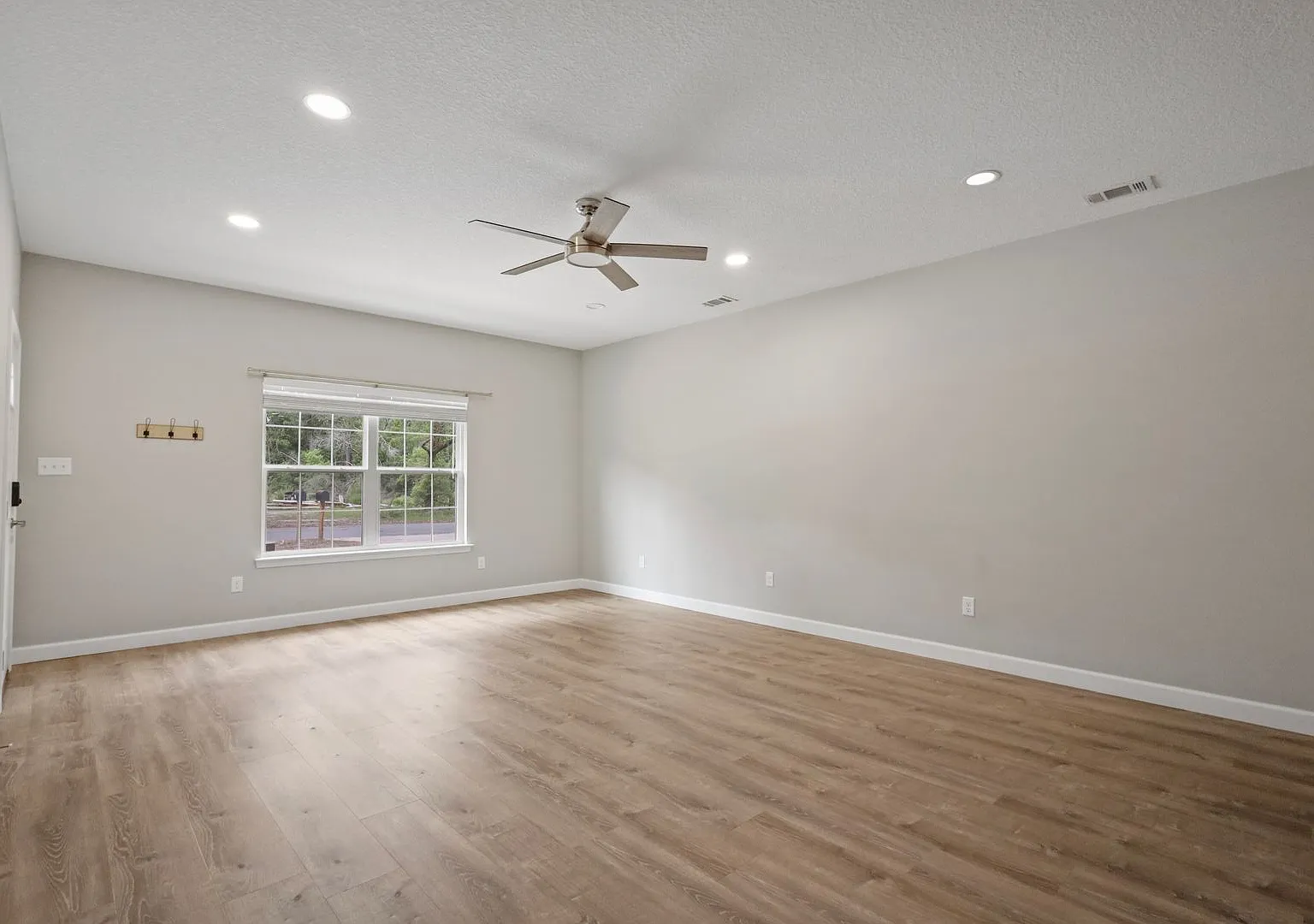 2 Bed / 1 Bath Duplex for Rent $1,350/Month — Photo 1