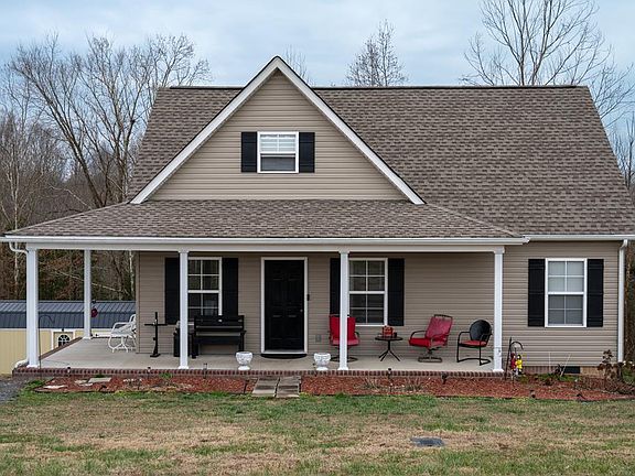 2nd image of 828 Kirbytown Rd