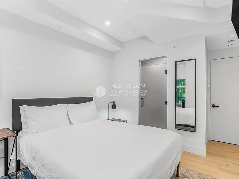 2263 1/2 Sacramento St #3 — Photo 2