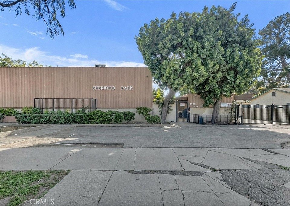 1st image of 15542 Sherman Way APT 11