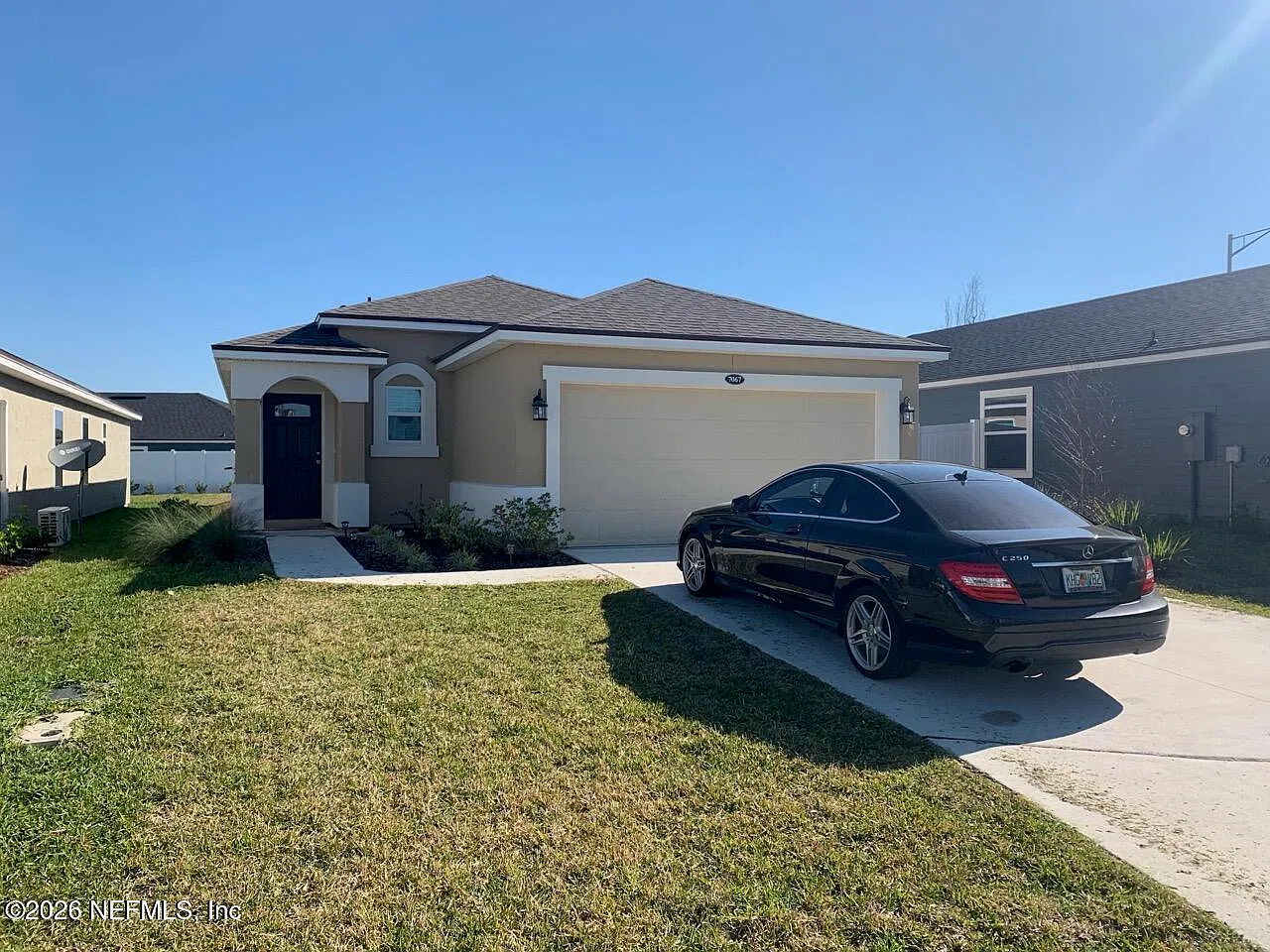 3 bed, 2.0 bath, 1289 sqft, $2,350 — Photo 1