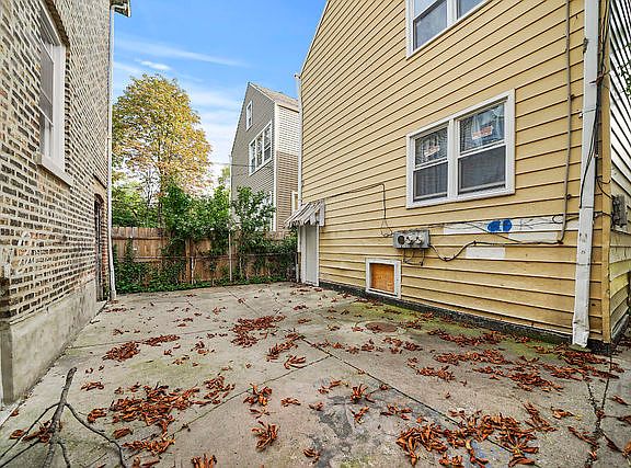 3rd image of 4916 S Wolcott Ave