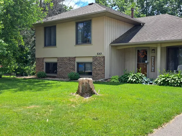 5301 Robinson Cir SE, Prior Lake, MN 55372