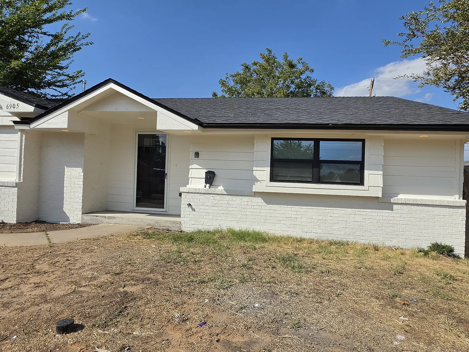 4 bed, 1500 sqft, $1,600 — Photo 1
