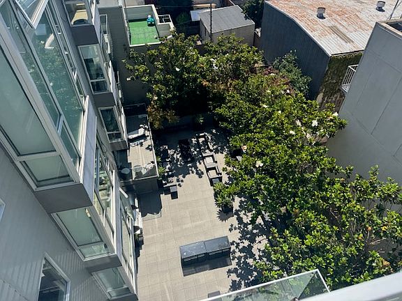 5th image of 600 S Van Ness Ave #505