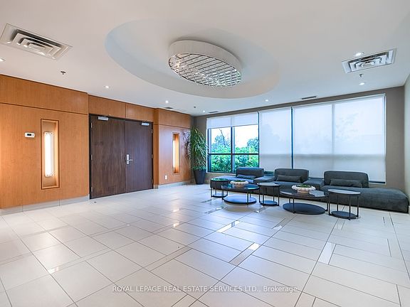 3rd image of 840 Queens Plate Dr #1605