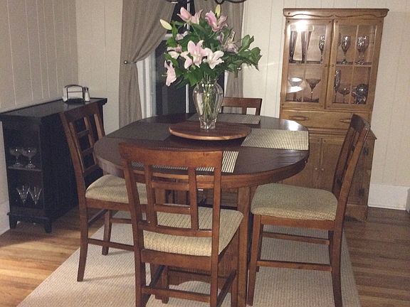 Dining room with hardwood fl