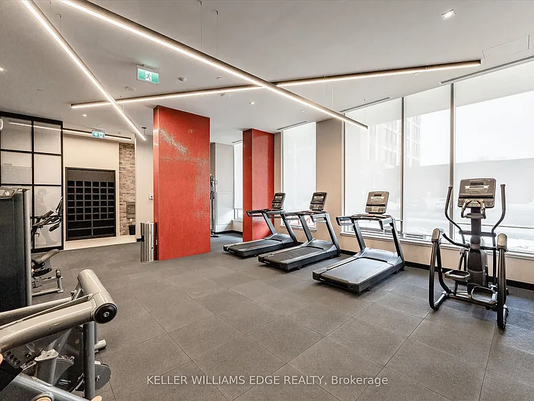 212 King William St E #418 — Photo 24