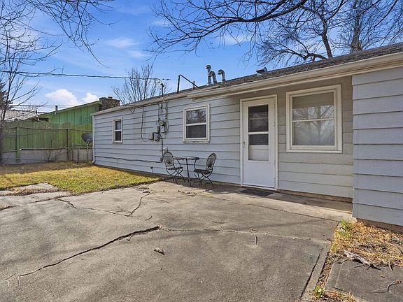 4th image of 402 E Indiana St