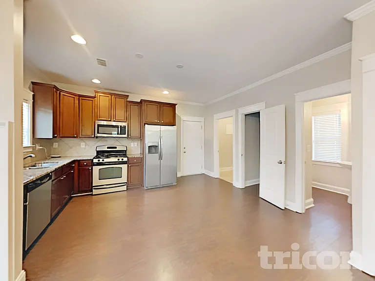 2435 Center Pointe Cir SW — Photo 9