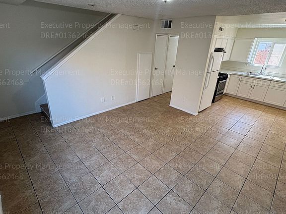 4th image of 1405 Pacific St APT D