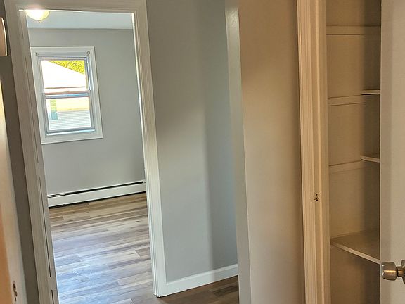 5th image of 124 Stetson St #124