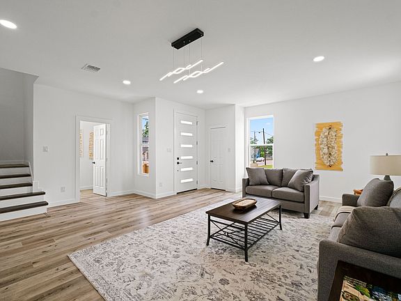 5th image of 430 Dreiss St #2