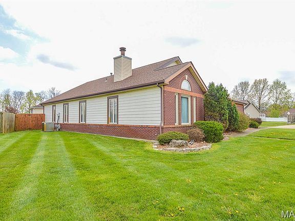 3rd image of 2616 Donald Ct