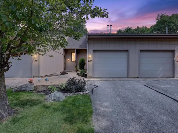 2699 Limestone Ln NE, Grand Rapids, MI 49525