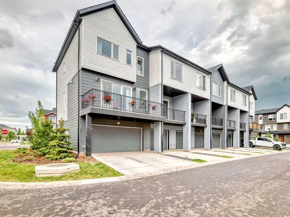 71 N Skyview Ranch Ave NE, Calgary, AB T3N 1Y8