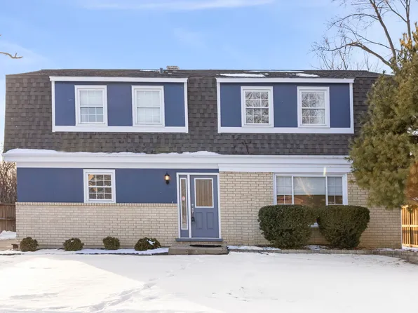 416 S Park St, Westmont, IL 60559