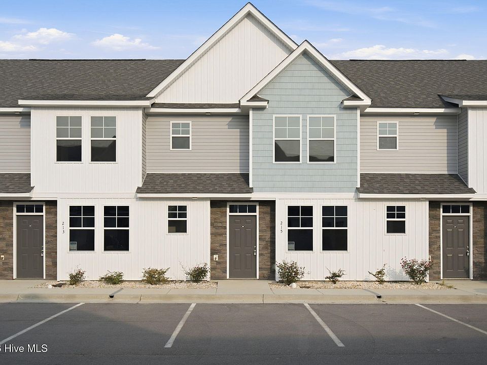 1st image of 215 Sandy Cove Lane