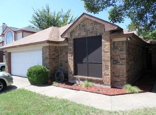 5720 Congressional Dr, Arlington, TX 76018