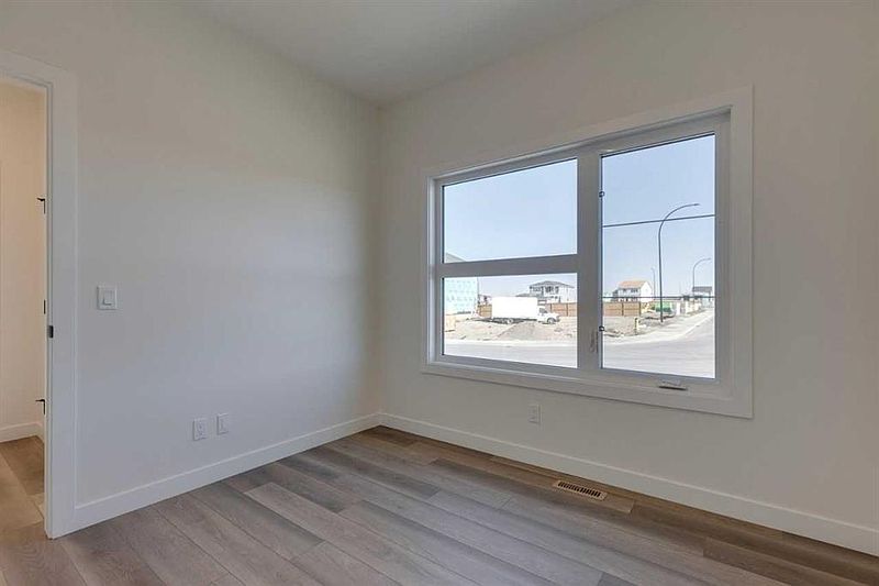 Calgary House for rent - 4 Bedrooms — photo 6