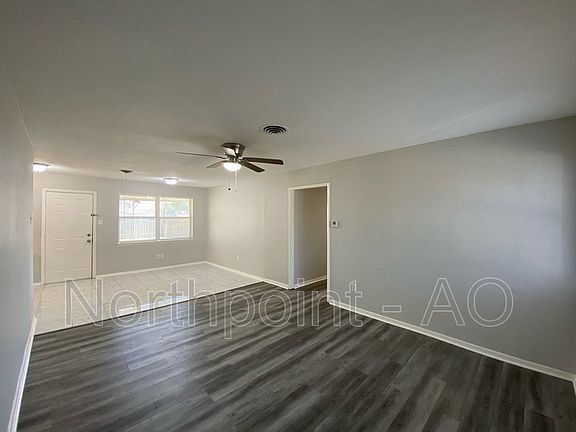 2nd image of 3070 Mason Dr