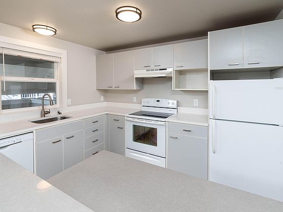 1439 Juniper St #12_0008 copy>