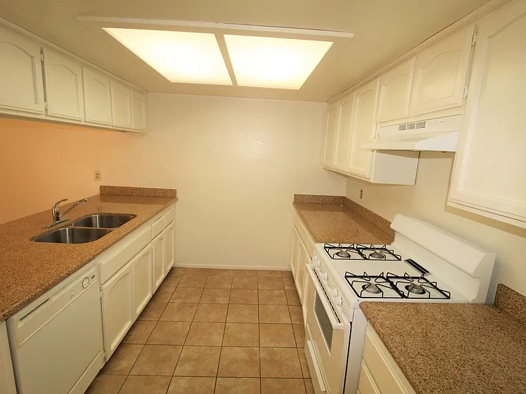 Fillmore River Ridge Apartments — Photo 17