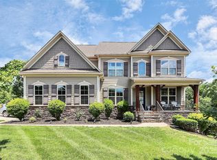 9011 Kensington Forest Dr, Harrisburg, NC 28075