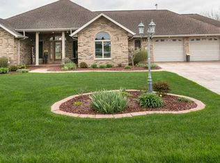 904 Maquoketa Dr SE, Cascade, IA 52033