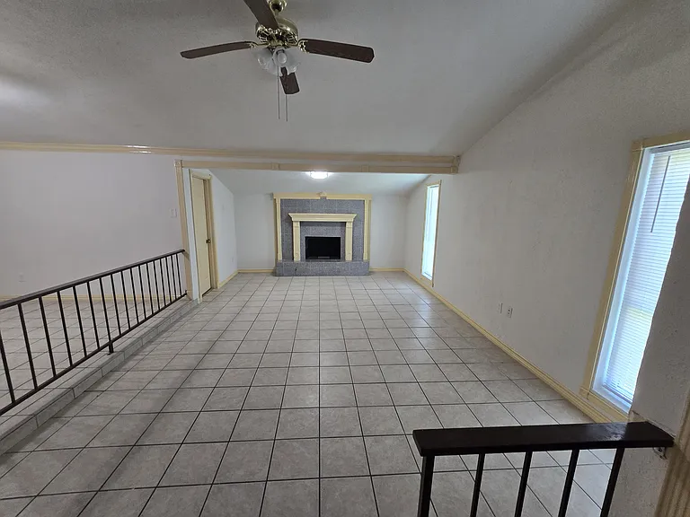 14327 Lorne Dr — Photo 49