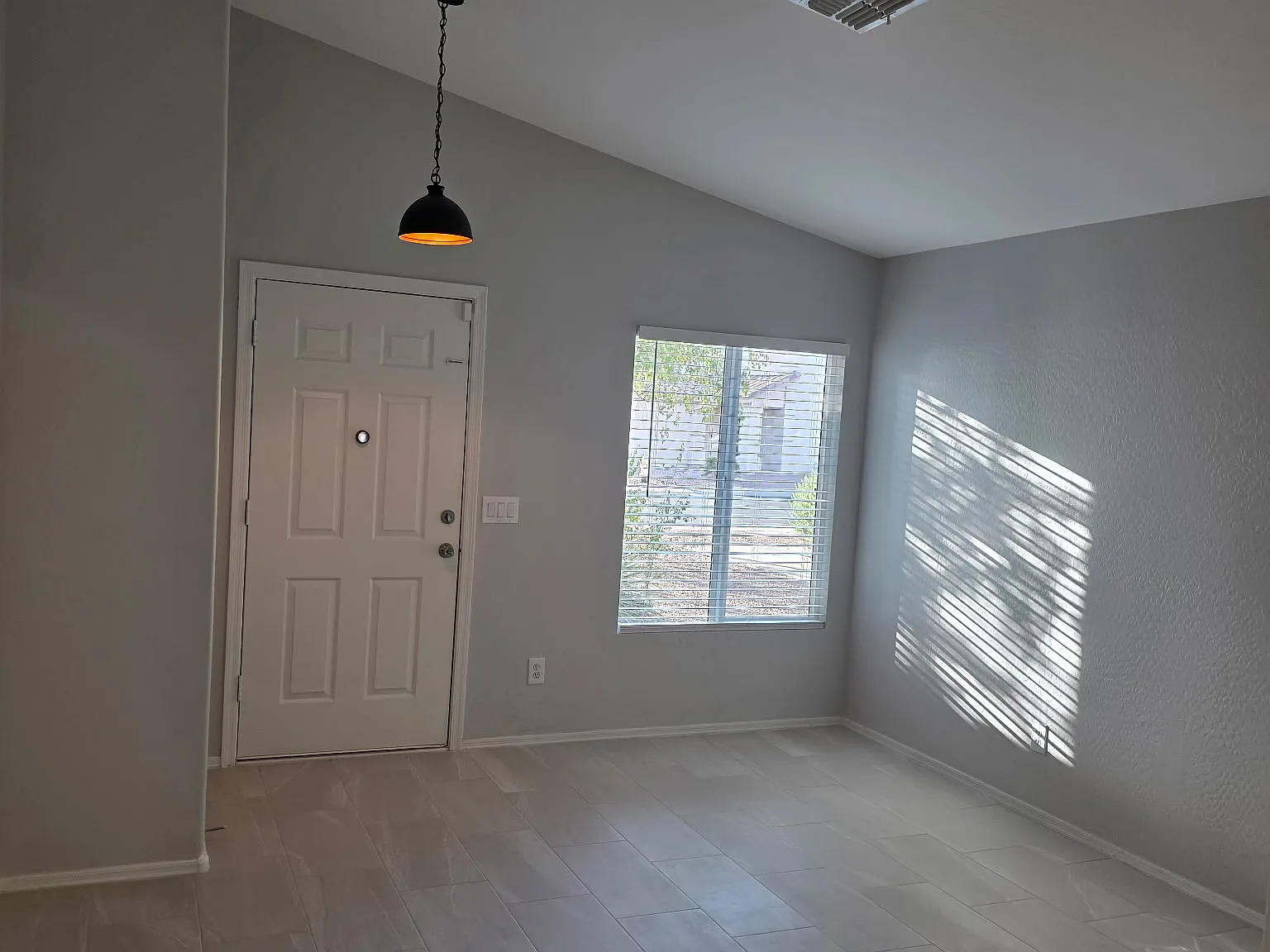 3 bed, 1238 sqft, $1,795 — Photo 4