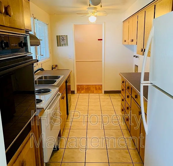 802 N Keller St — Photo 5