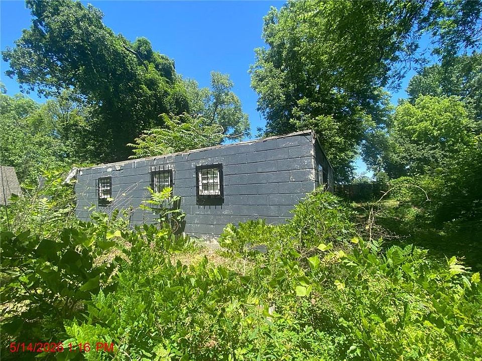 2nd image of 2025 Moody Dr SW