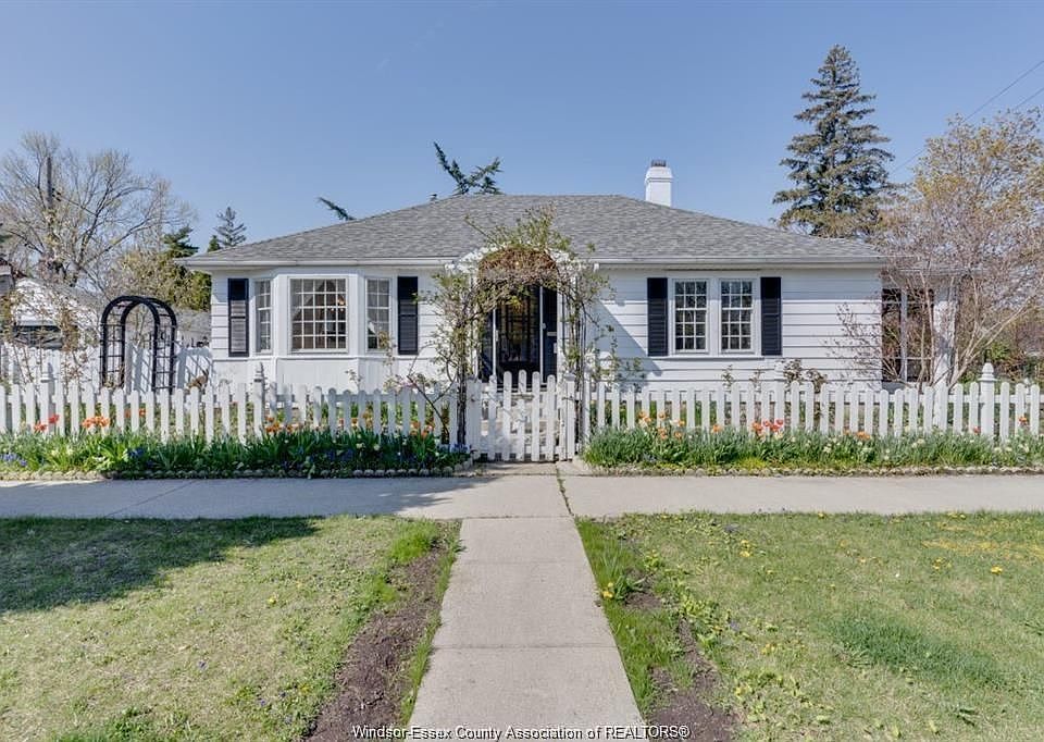 1st image of 811 Patrice Dr