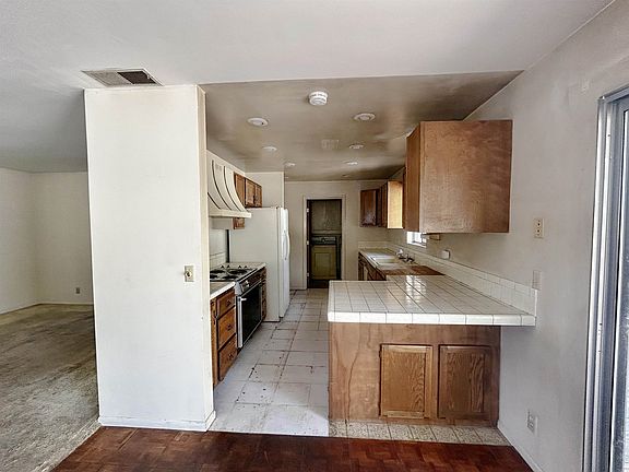 4th image of 3801 Mary Ann Ln