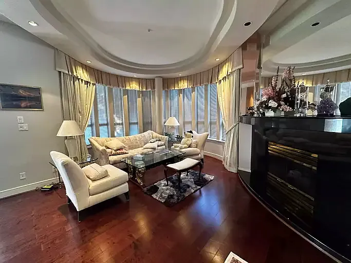 41XX Carnarvon St #1A photo 1