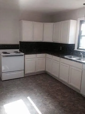1019 W Hazel St — Photo 1