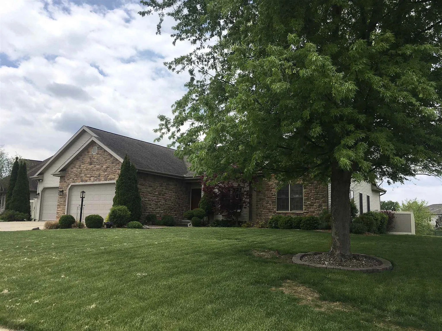 246 Salman Dr photo 1