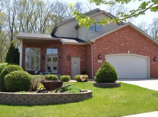 3306 Crazy Horse Dr, New Lenox, IL 60451